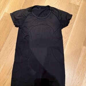 Lululemon Athletica Black Short Sleeve Tee